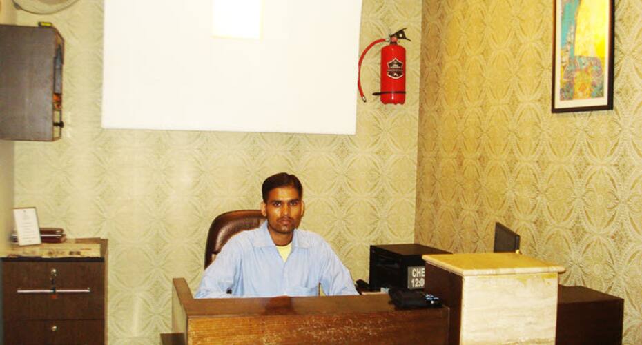 Hotel Silver Sands, Zirakpur 4